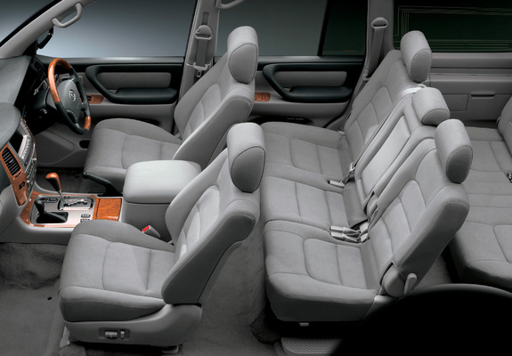 Photos of Toyota Land Cruiser 100 Wagon VX Limited G-Selection Touring Edition JP-spec (UZJ100W) 2005–07