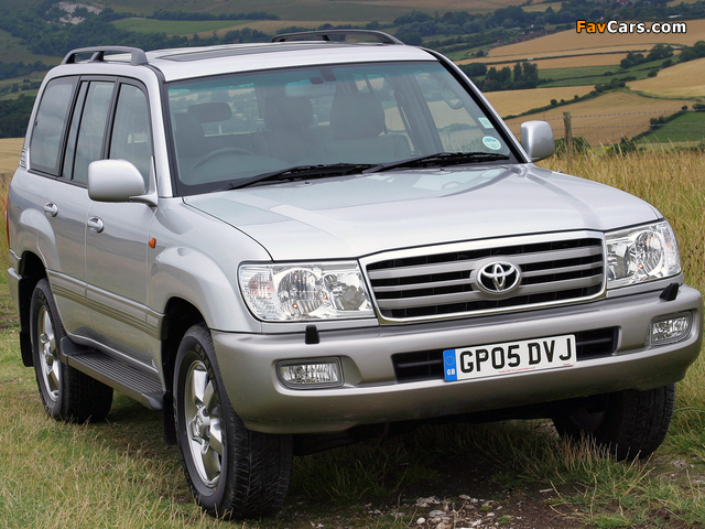 Photos of Toyota Land Cruiser Amazon (J100-101) 2005–06 (640 x 480)