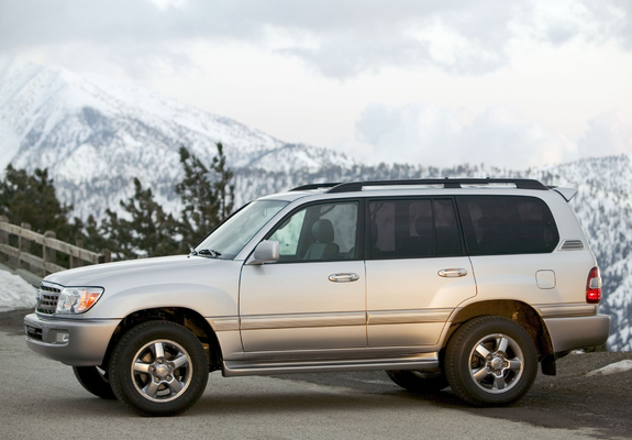 Photos of Toyota Land Cruiser 100 US-spec (UZJ100W) 2005–07