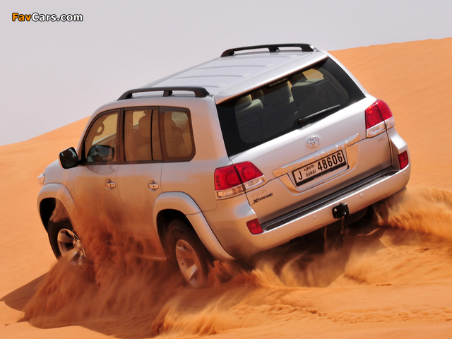 Photos of Arctic Trucks Toyota Land Cruiser Xtreme AT35 (URJ200) 2010 (640 x 480)