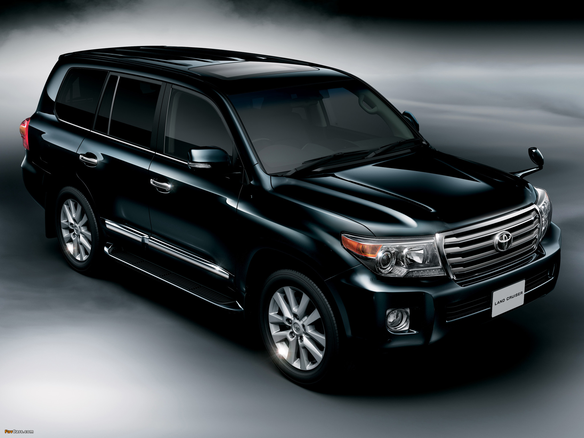 Photos of Toyota Land Cruiser 200 JP-spec (UZJ200) 2011 (2048 x 1536)