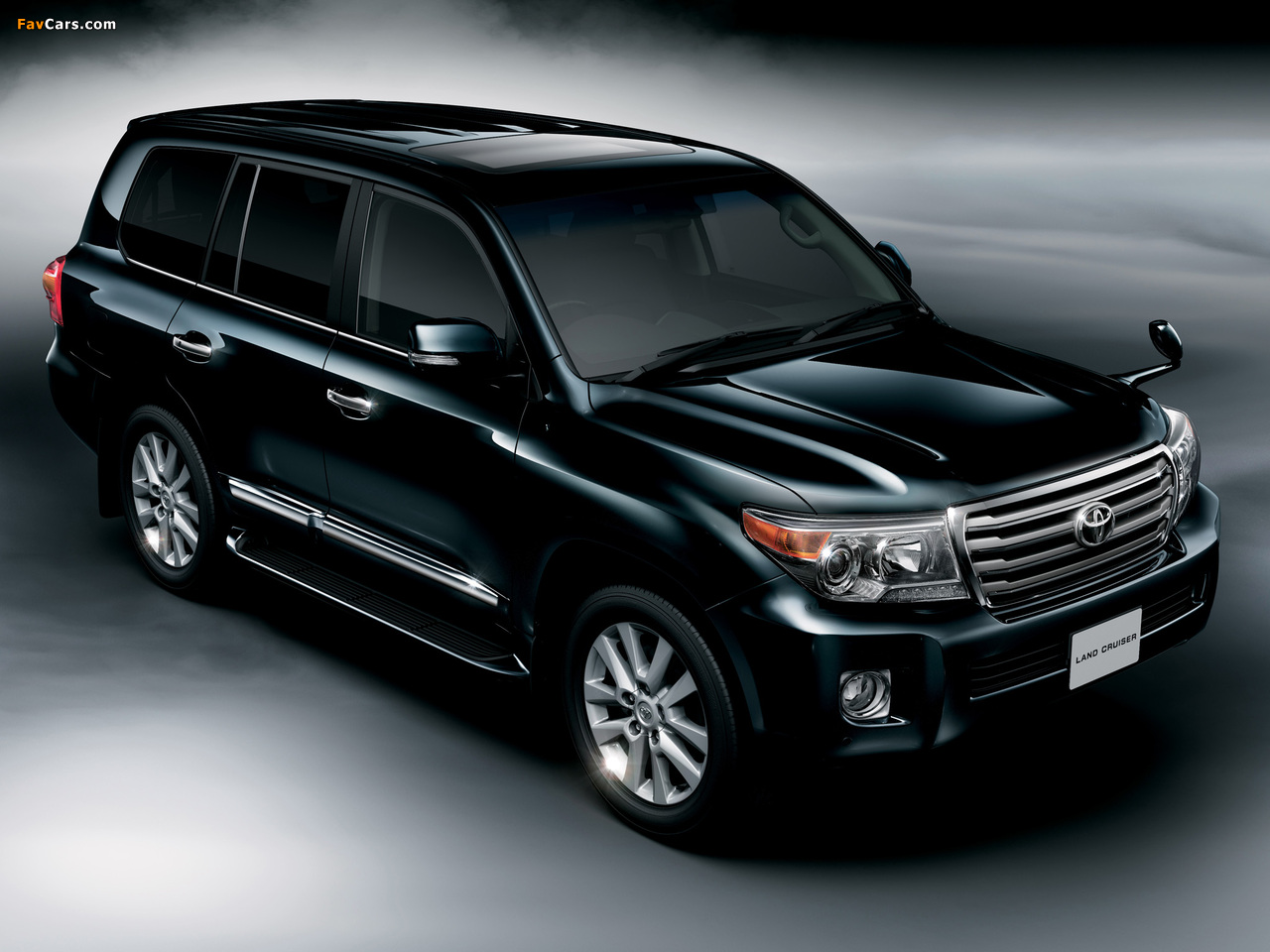 Photos of Toyota Land Cruiser 200 JP-spec (UZJ200) 2011 (1280 x 960)