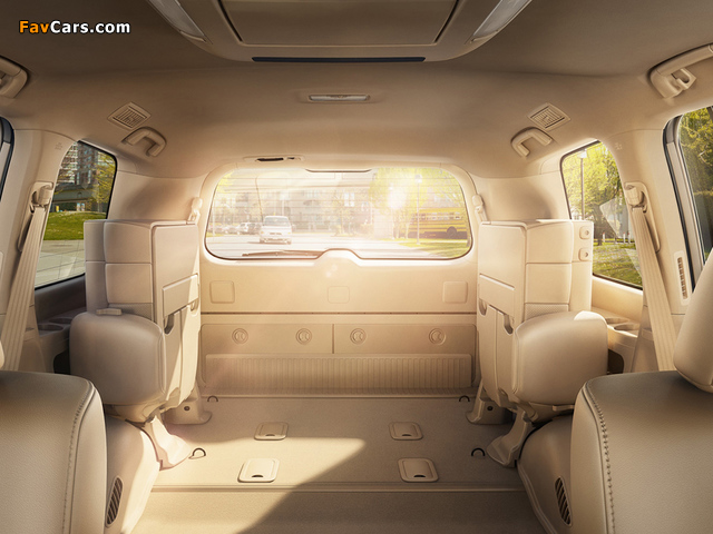 Photos of Toyota Land Cruiser V8 (URJ200) 2012 (640 x 480)