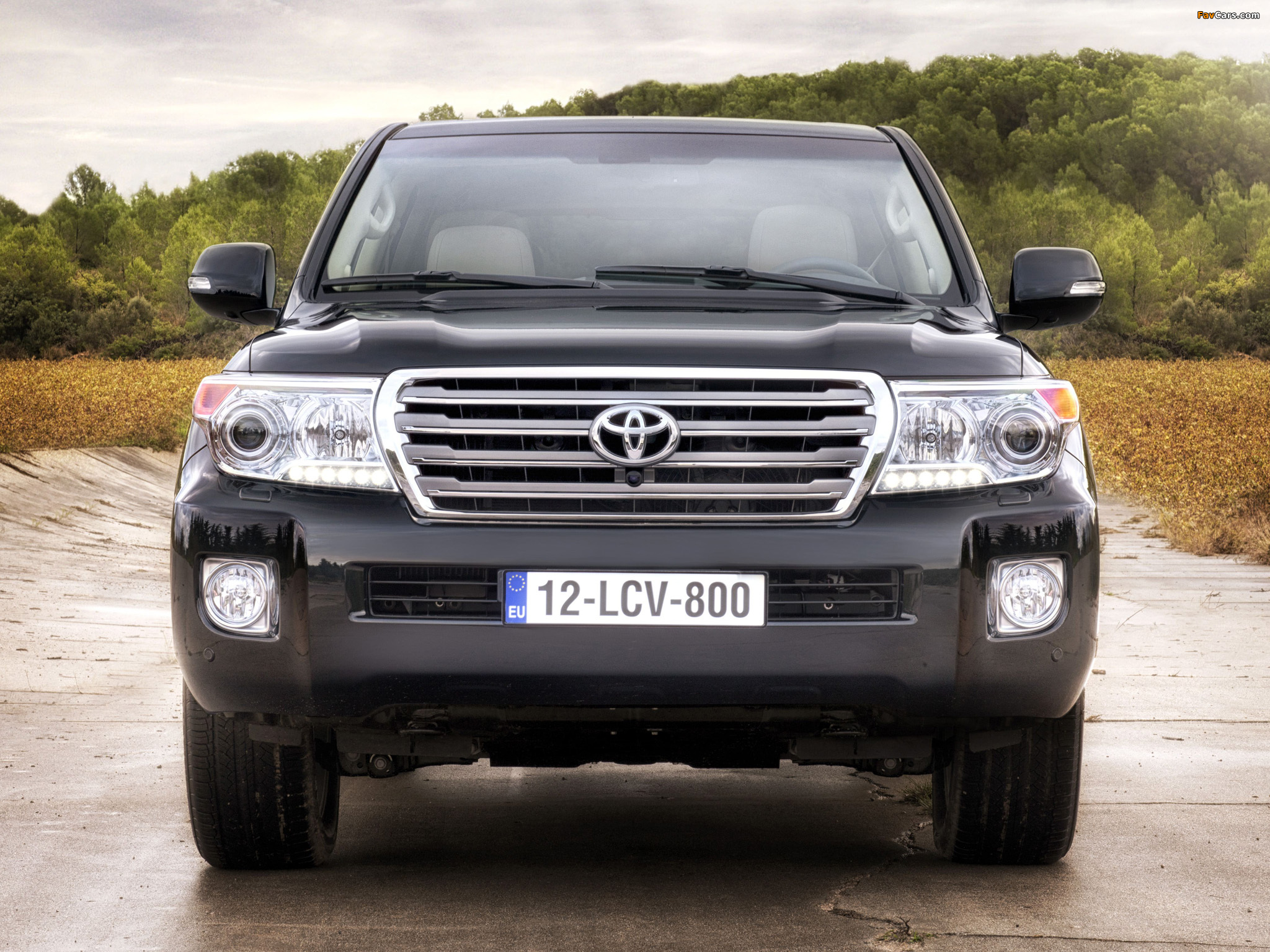 Photos of Toyota Land Cruiser 200 (URJ200) 2012 (2048 x 1536)