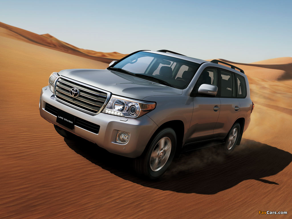 Photos of Toyota Land Cruiser 200 VX-R UAE-spec (UZJ200) 2012 (1024 x 768)