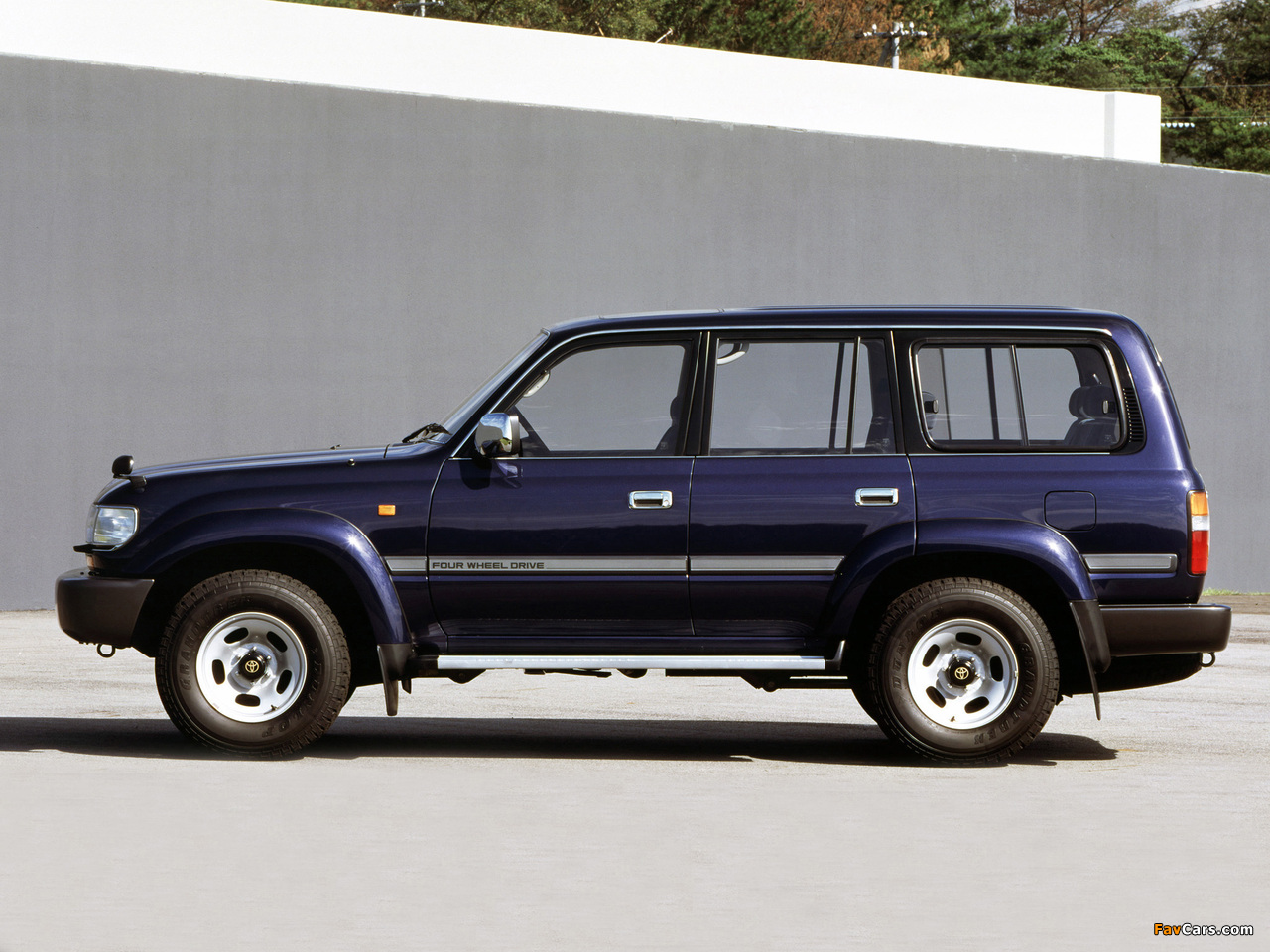 Photos of Toyota Land Cruiser 80 Wagon VX JP-spec (HZ81V) 1995–97 (1280 x 960)