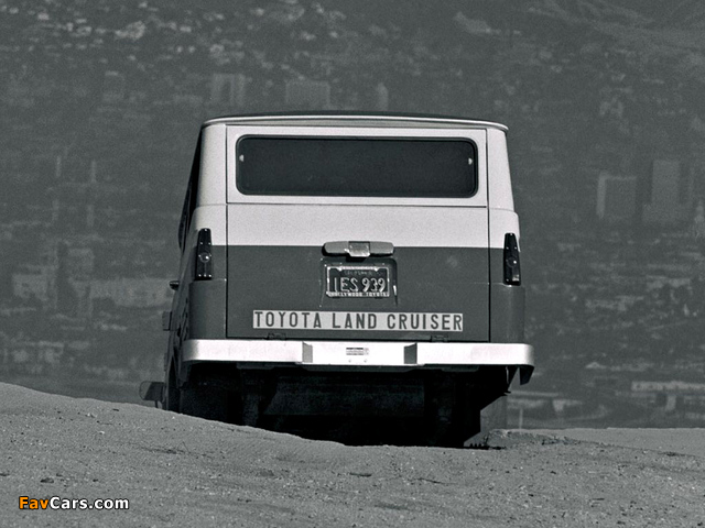 Pictures of Toyota Land Cruiser (FJ45V) 1960–67 (640 x 480)