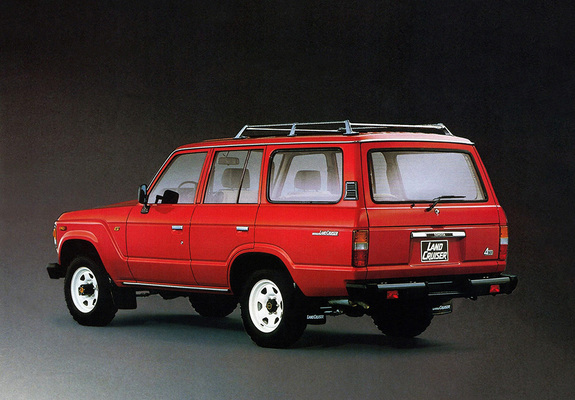 Pictures of Toyota Land Cruiser 60 Wagon (HJ60V) 1980–87