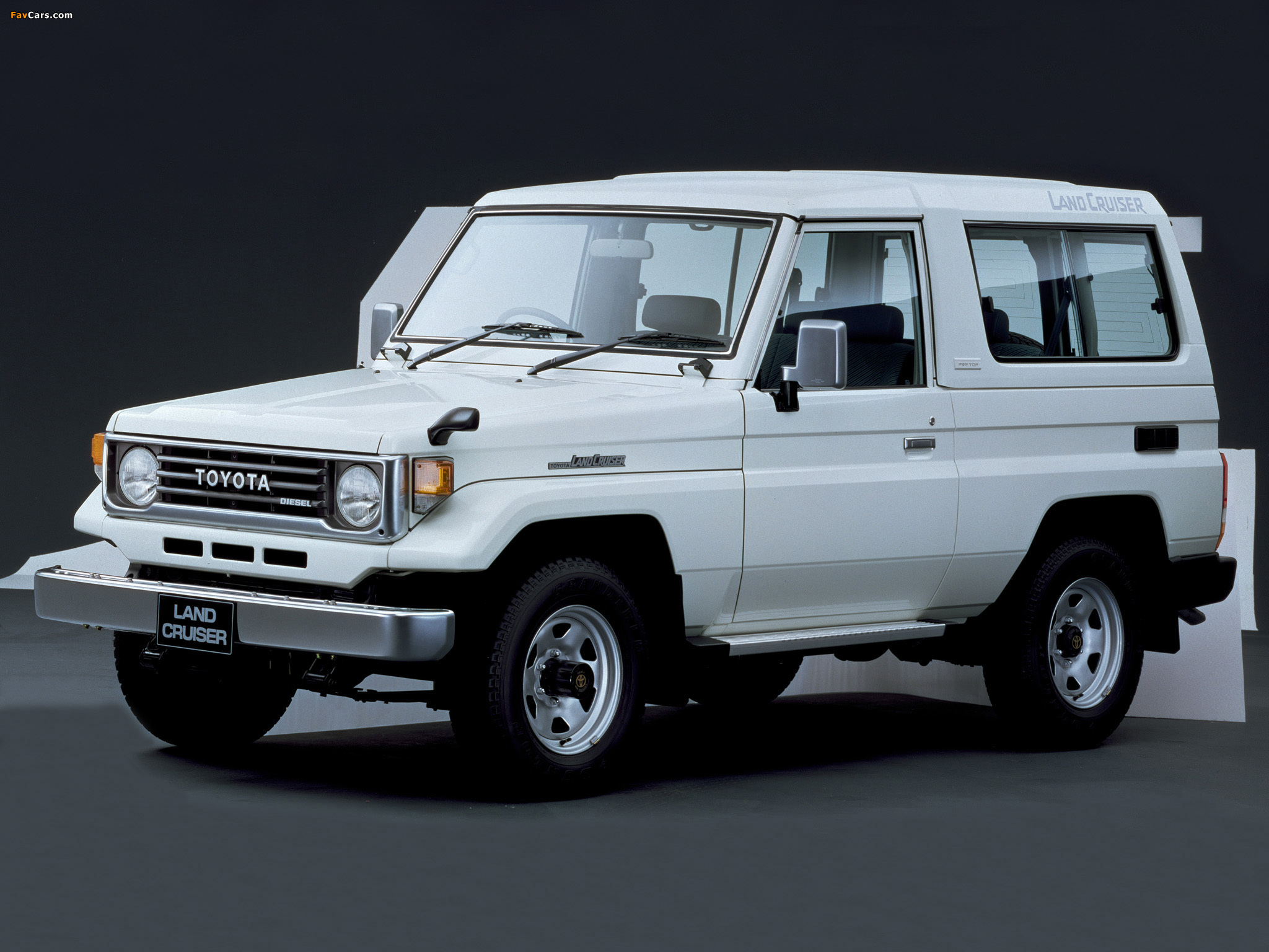 Pictures of Toyota Land Cruiser (HZJ73V) 1990–99 (2048 x 1536)