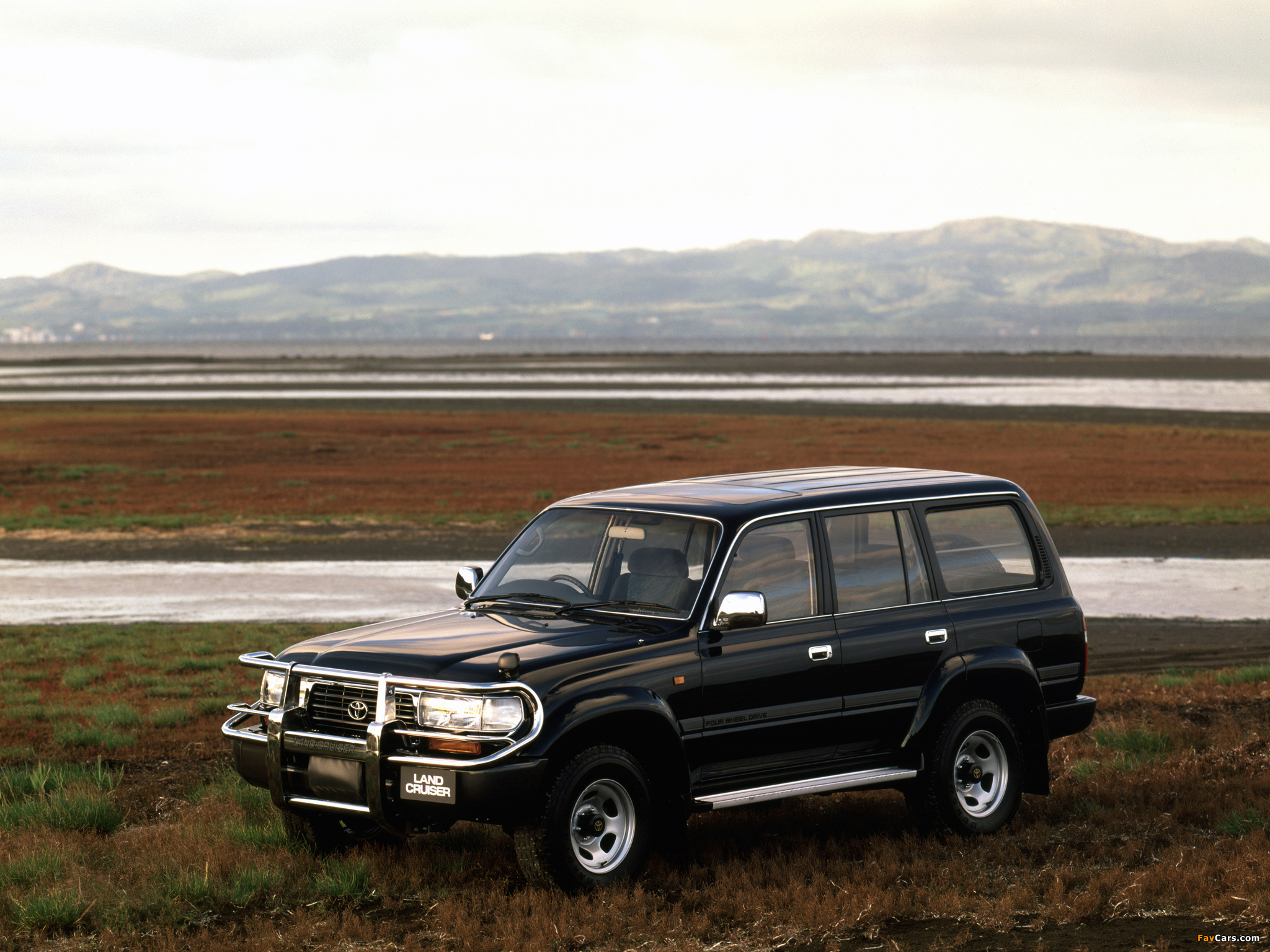 Pictures of Toyota Land Cruiser 80 VAN VX JP-spec (HZ81V) 1995–97 (2048 x 1536)