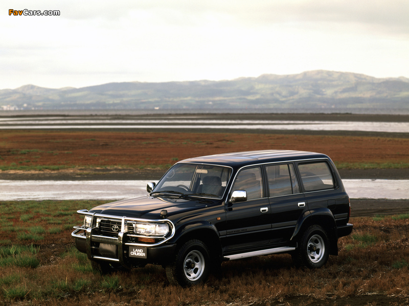 Pictures of Toyota Land Cruiser 80 VAN VX JP-spec (HZ81V) 1995–97 (800 x 600)