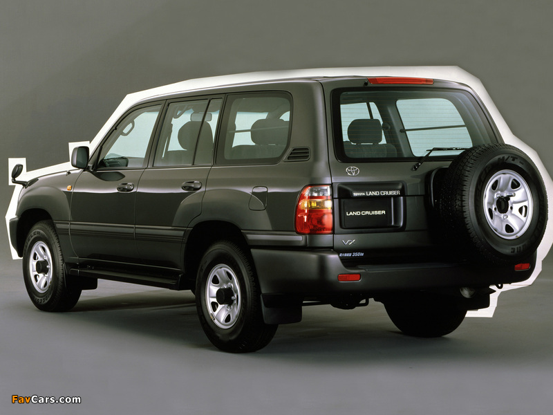 Pictures of Toyota Land Cruiser 100 Van VX JP-spec (HDJ101K) 1998–2002 (800 x 600)