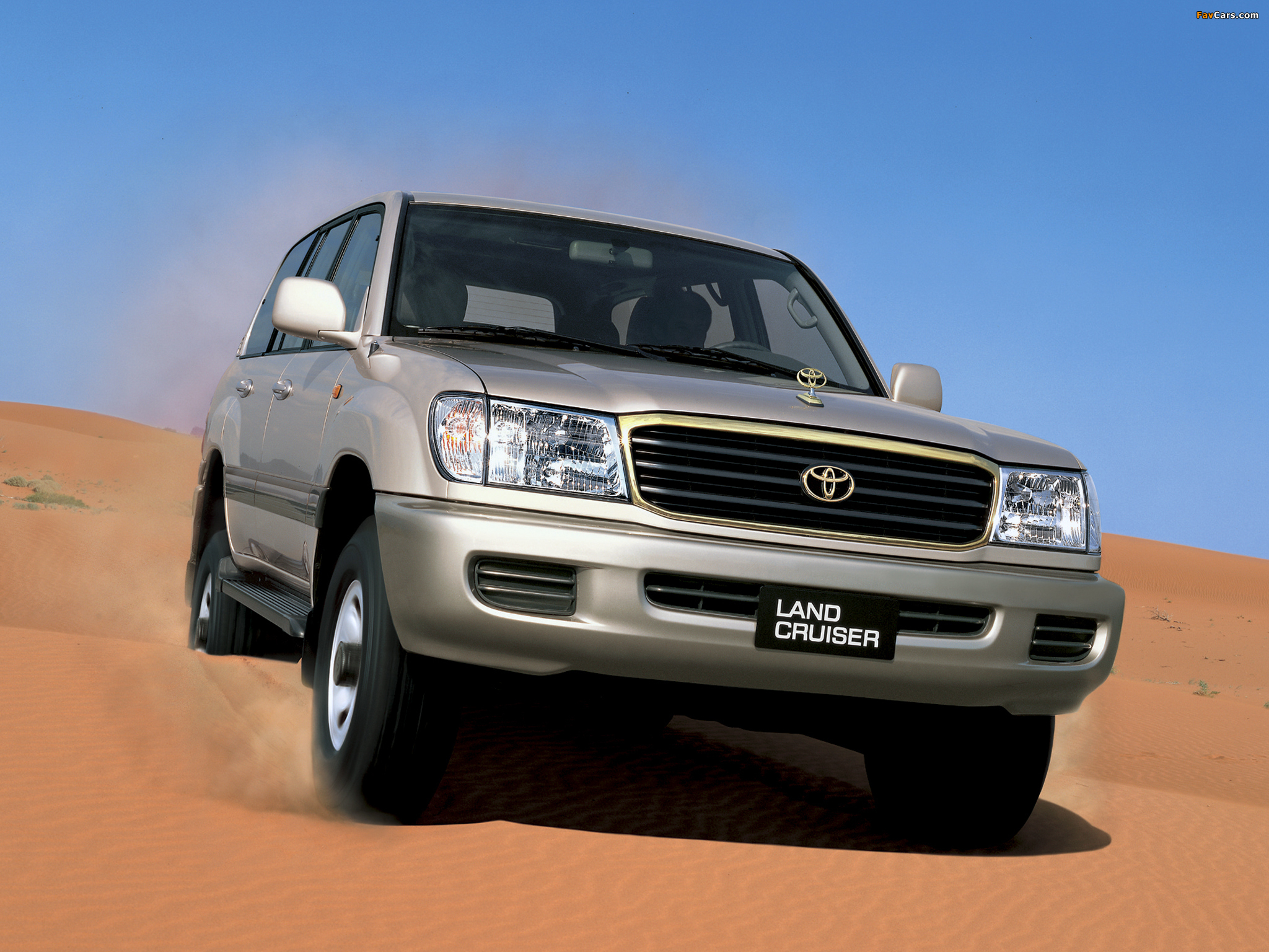 Pictures of Toyota Land Cruiser 100 VX UAE-spec (J100-101) 1998–2002 (2048 x 1536)