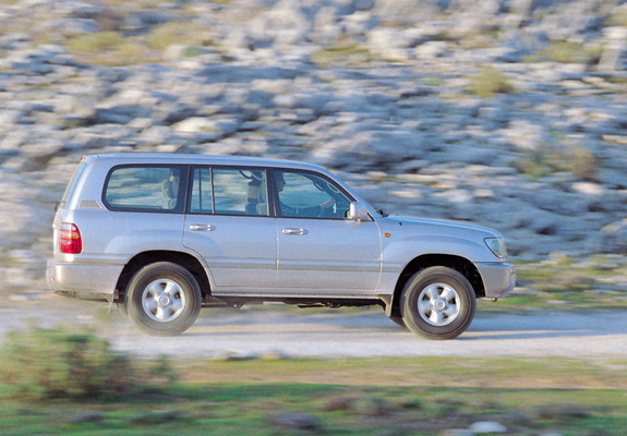 Pictures of Toyota Land Cruiser 100 VX (J100-101) 1998–2002