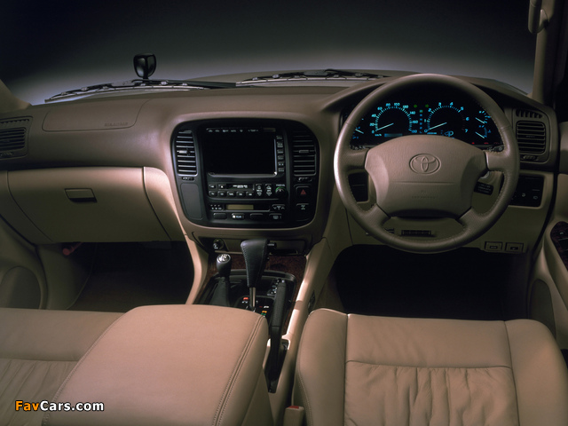Pictures of Toyota Land Cruiser 100 Wagon VX Limited G-Selection JP-spec (UZJ100W) 1998–2002 (640 x 480)