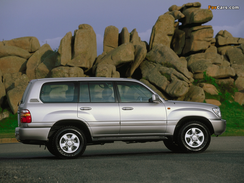 Pictures of Toyota Land Cruiser 100 VX (J100-101) 1998–2002 (800 x 600)