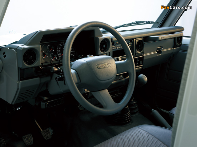 Pictures of Toyota Land Cruiser Pickup (J79) 1999–2007 (640 x 480)