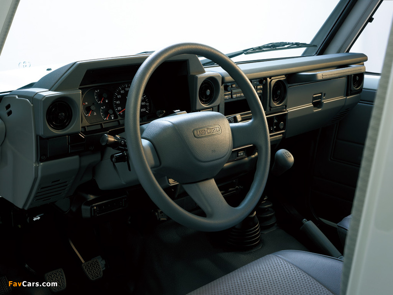 Pictures of Toyota Land Cruiser Pickup (J79) 1999–2007 (800 x 600)
