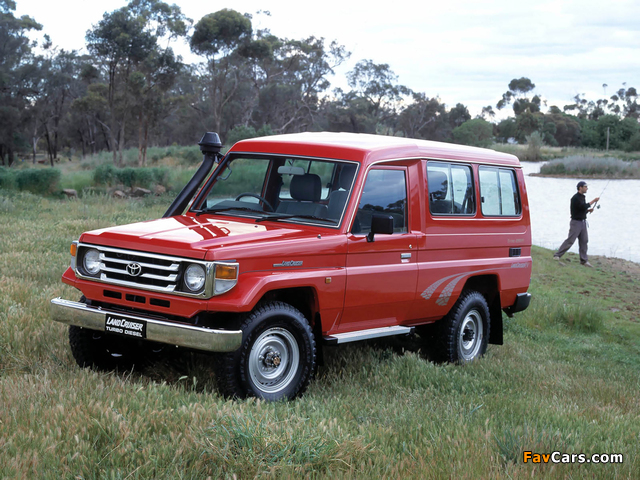 Pictures of Toyota Land Cruiser Troop Carrier (J78) 1999–2007 (640 x 480)