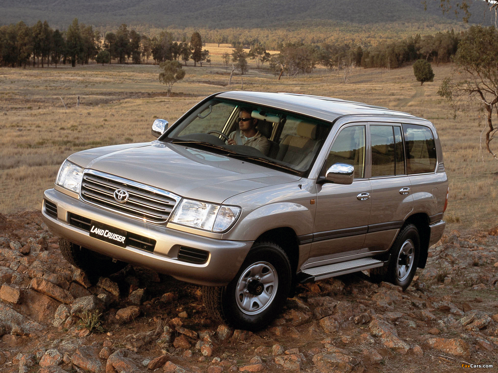Pictures of Toyota Land Cruiser 100 GXL AU-spec (J100-101) 2002–05 (1600 x 1200)