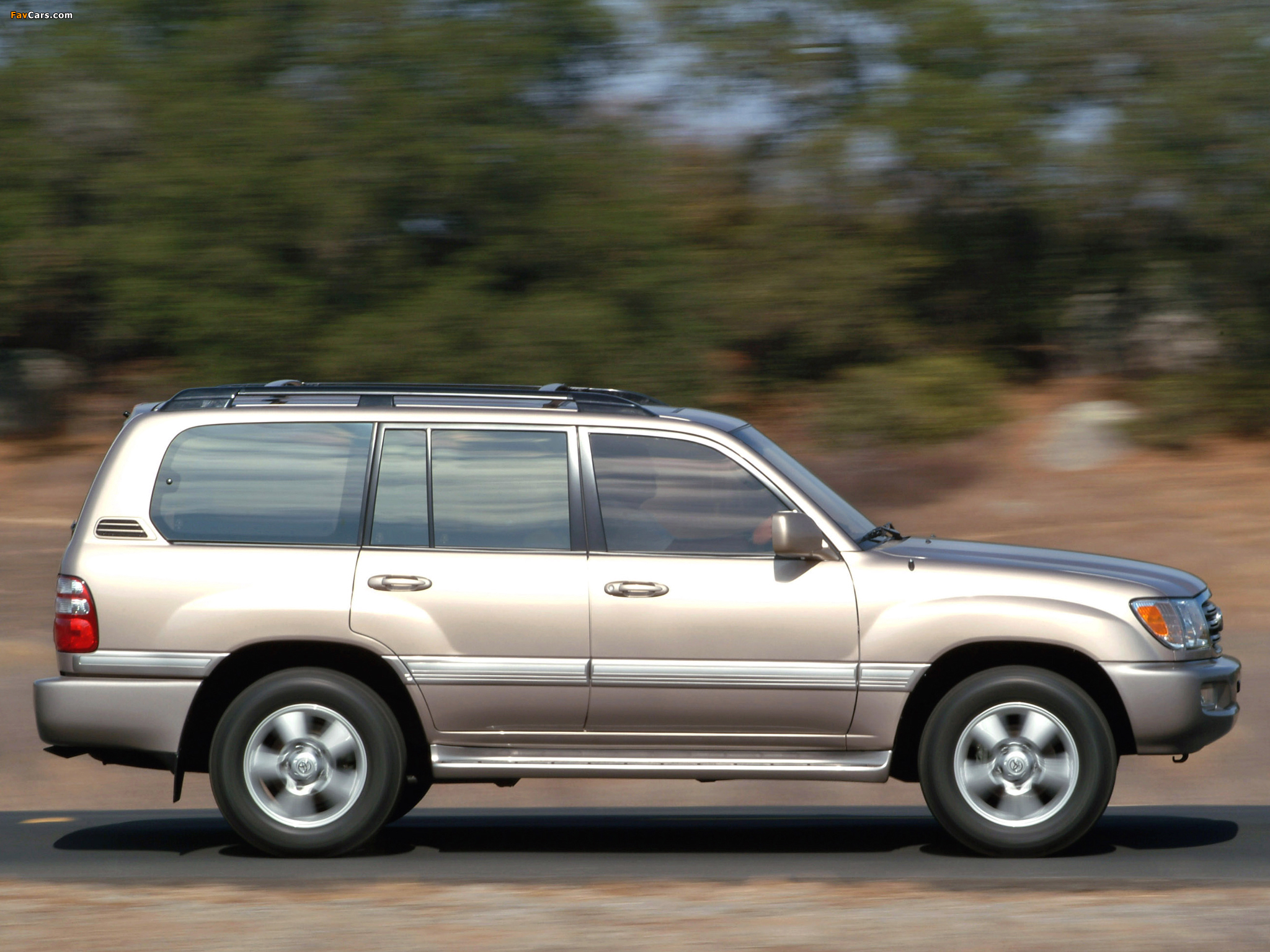 Pictures of Toyota Land Cruiser 100 US-spec (UZJ100W) 2002–05 (2048 x 1536)