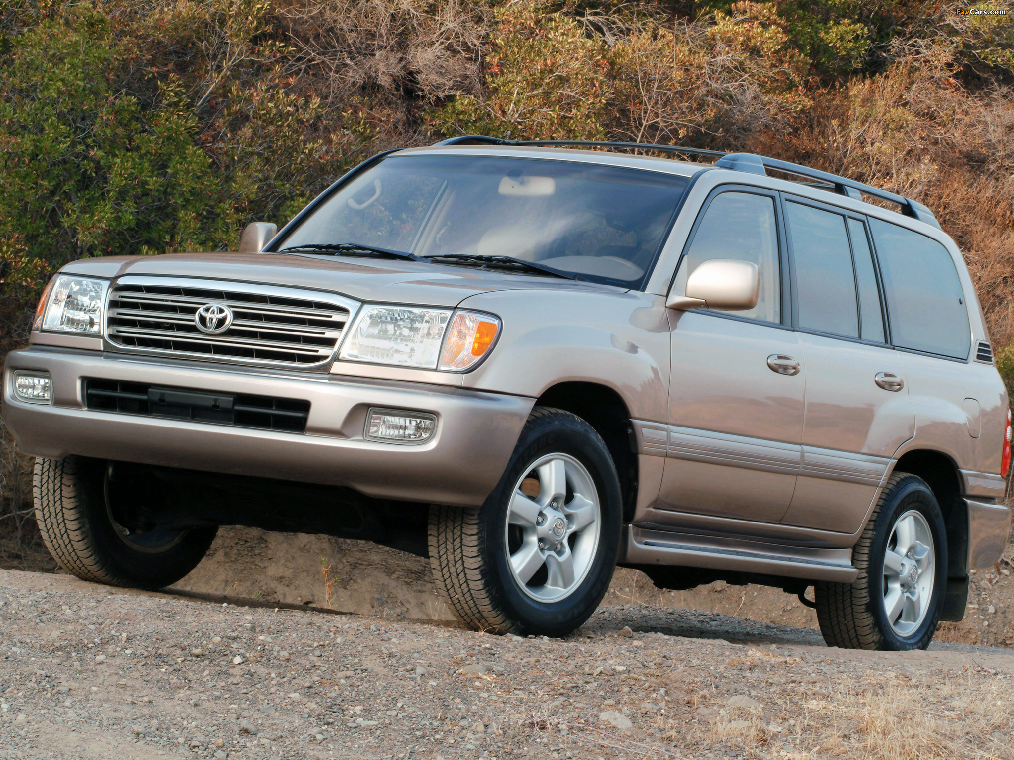 Pictures of Toyota Land Cruiser 100 US-spec (UZJ100W) 2002–05 (2048 x 1536)