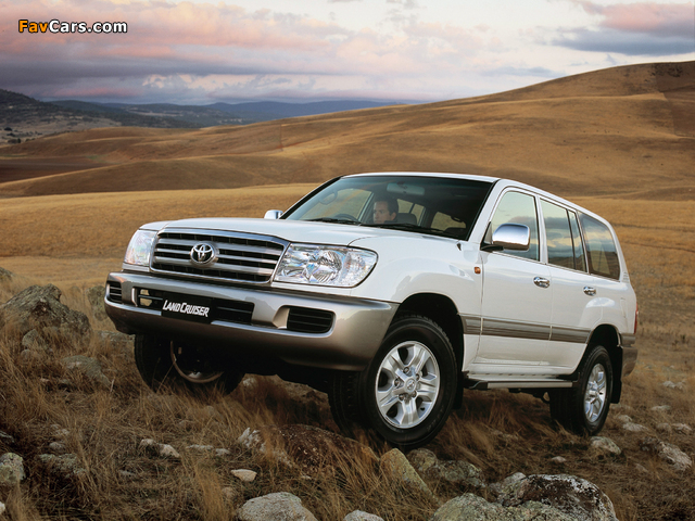 Pictures of Toyota Land Cruiser 100 VX AU-spec (J100-101) 2005–07 (640 x 480)