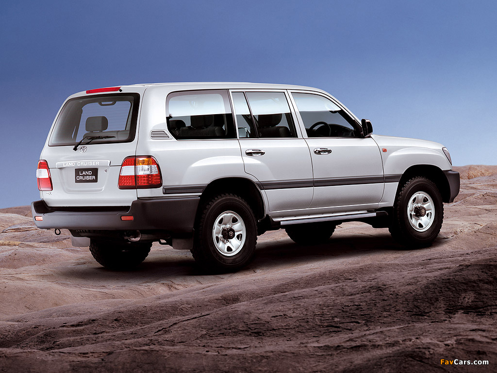 Pictures of Toyota Land Cruiser 100 GX AU-spec (J100-101) 2005–07 (1024 x 768)
