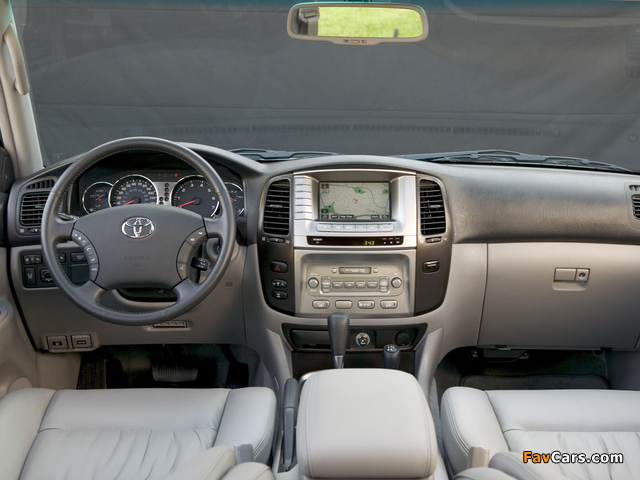 Pictures of Toyota Land Cruiser 100 US-spec (UZJ100W) 2005–07 (640 x 480)