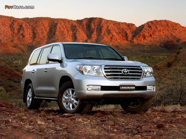 Pictures of Toyota Land Cruiser 200 Sahara AU-spec (UZJ200) 2007–12 (640 x 480)