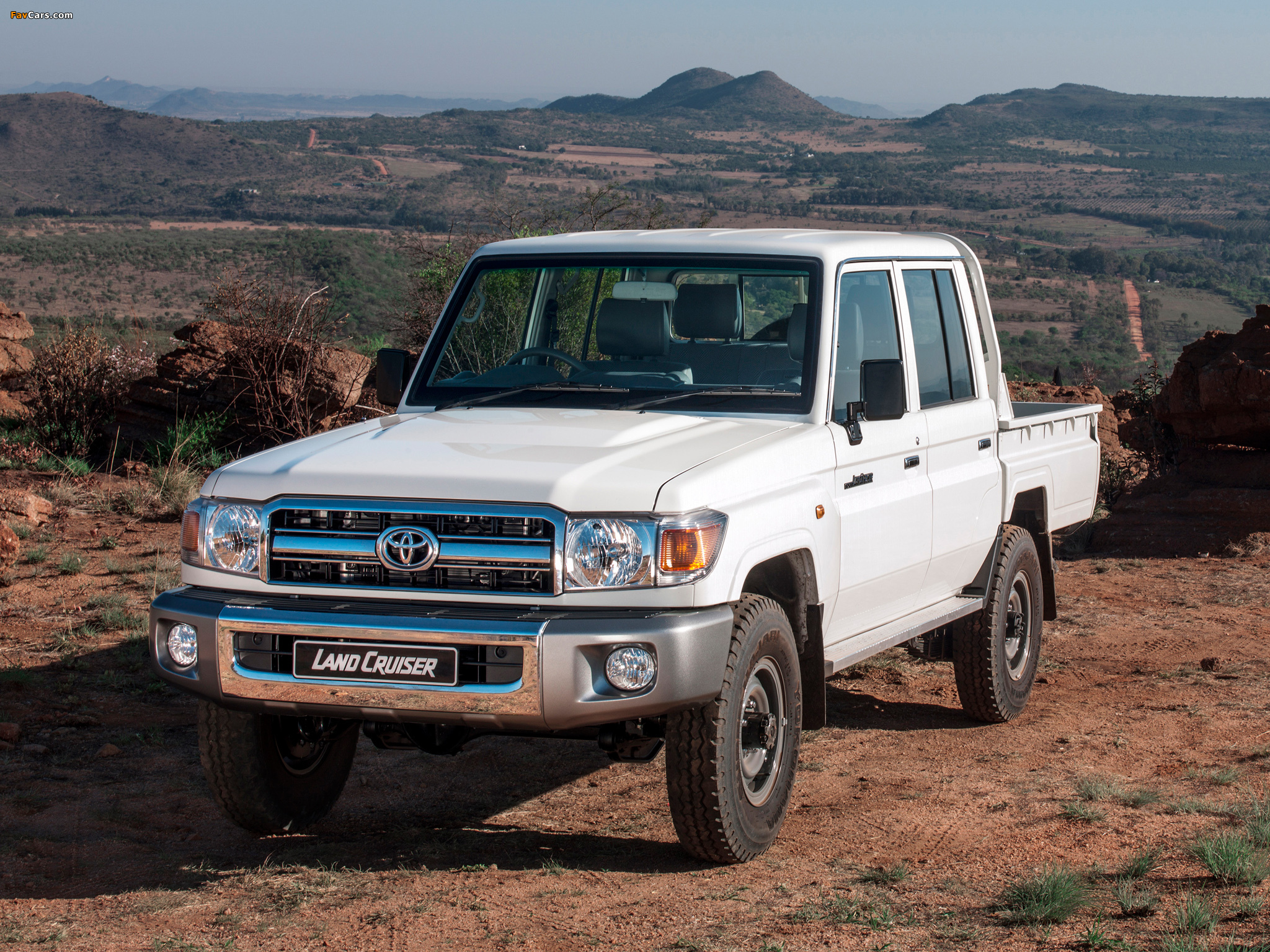 Pictures of Toyota Land Cruiser Double Cab ZA-spec (J79) 2012 (2048 x 1536)