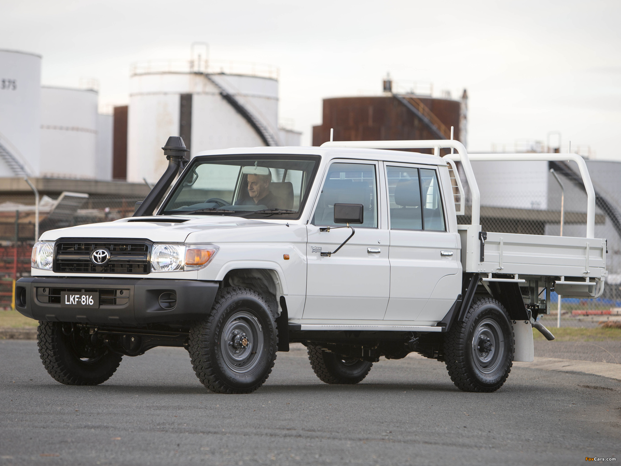 Pictures of Toyota Land Cruiser Double Cab Chassis WorkMate (VDJ79) 2012 (2048 x 1536)