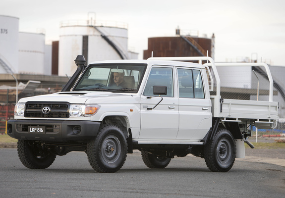 Pictures of Toyota Land Cruiser Double Cab Chassis WorkMate (VDJ79) 2012