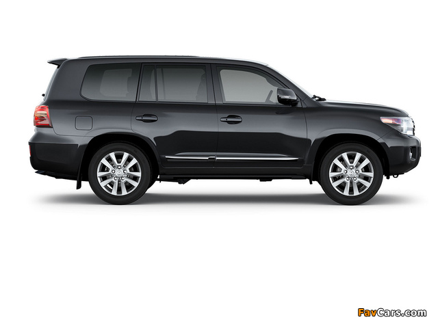 Pictures of Toyota Land Cruiser 200 (URJ200) 2012 (640 x 480)