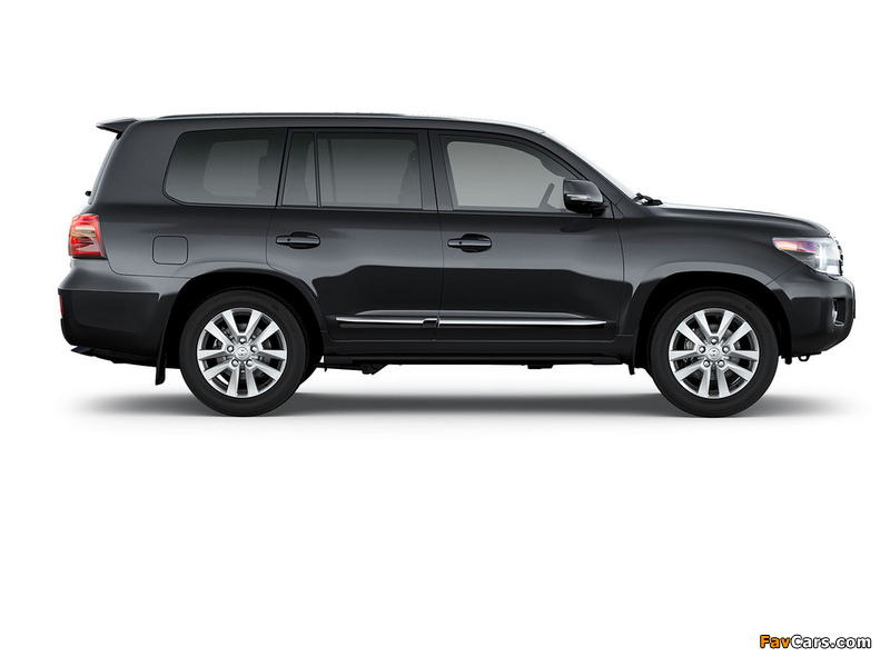 Pictures of Toyota Land Cruiser 200 (URJ200) 2012 (800 x 600)