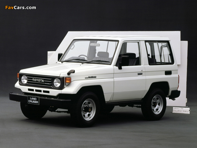 Pictures of Toyota Land Cruiser (BJ71V) 1985–90 (640 x 480)