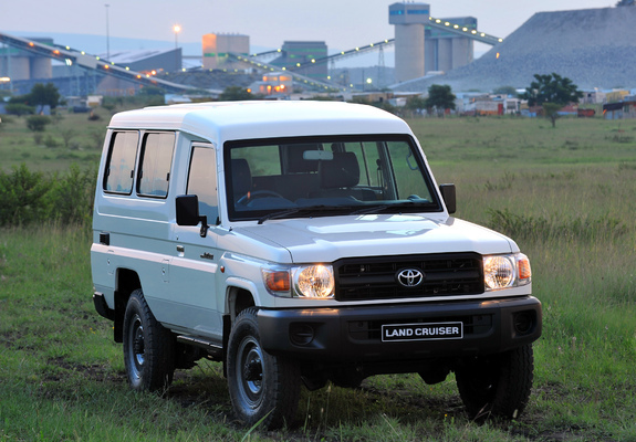 Pictures of Toyota Land Cruiser Wagon ZA-spec (J78) 2010