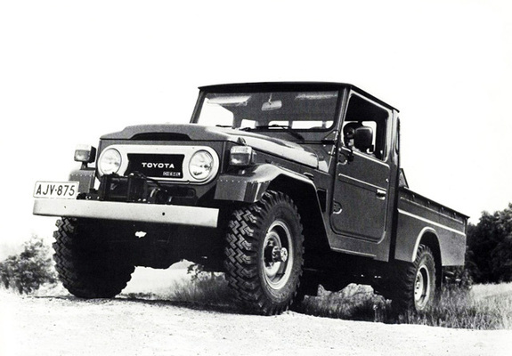 Toyota Land Cruiser Pickup (FJ45L) 1960–79 images