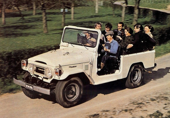 Toyota Land Cruiser (BJ40L) 1973–79 images