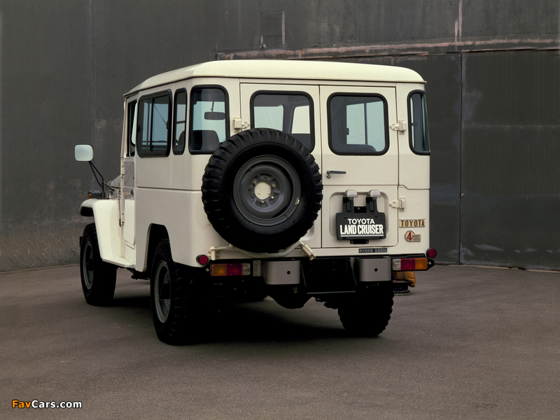 Toyota Land Cruiser 40 (BJ44V) 1979–82 pictures (800 x 600)