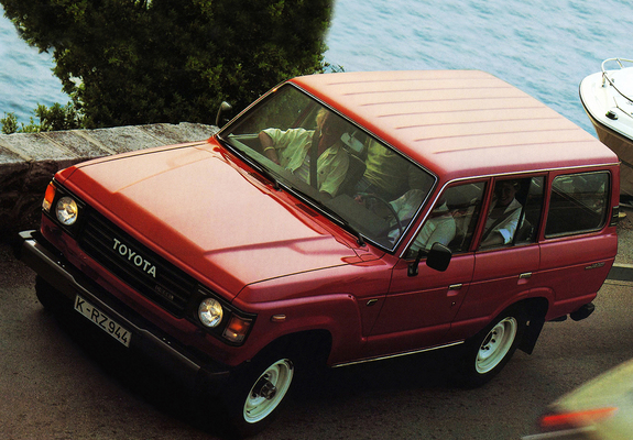 Toyota Land Cruiser 60 Wagon (HJ60V) 1980–87 pictures