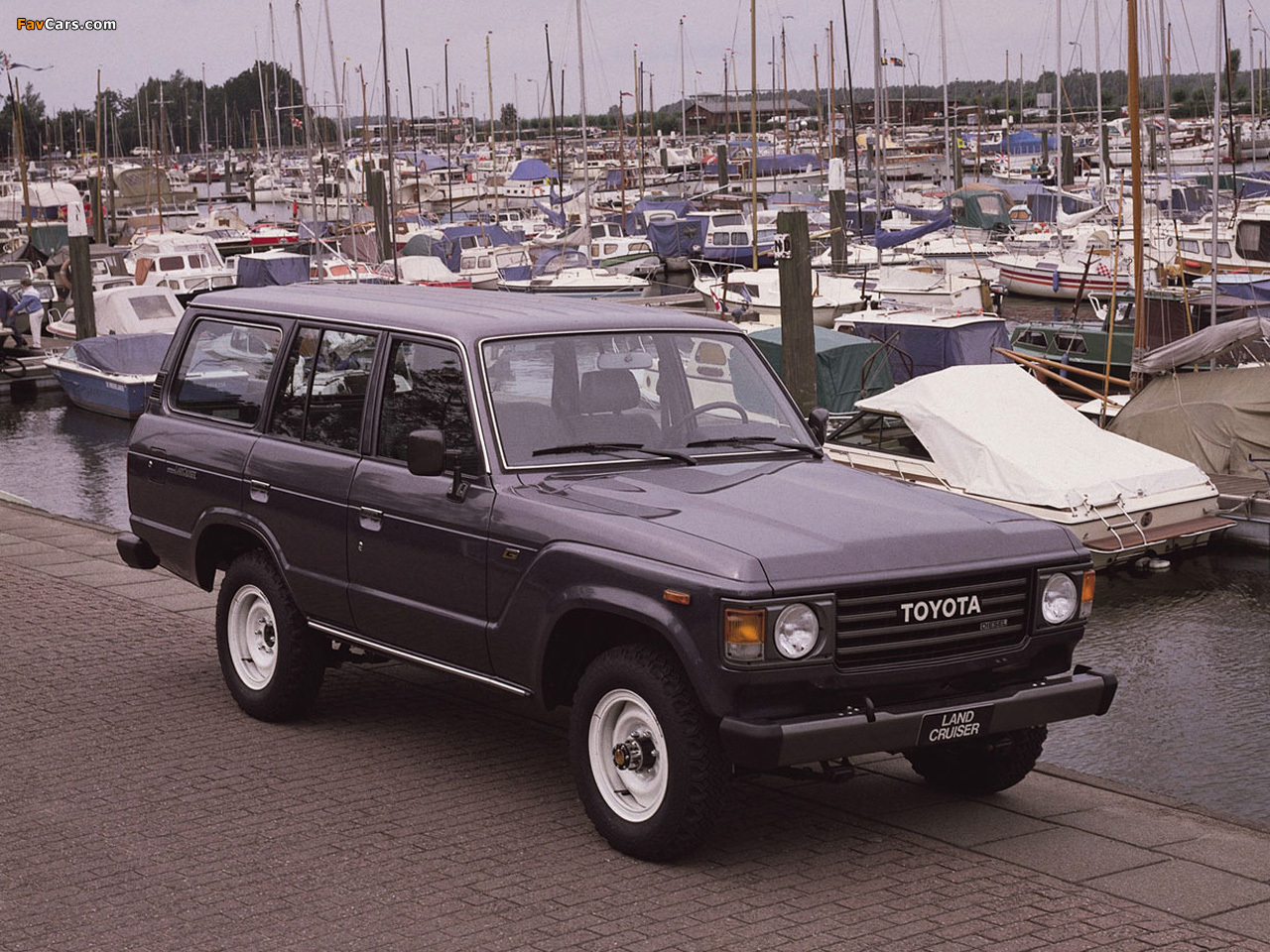 Toyota Land Cruiser 60 Wagon (HJ60V) 1980–87 wallpapers (1280 x 960)