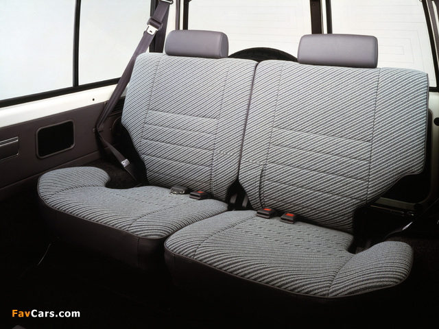 Toyota Land Cruiser (BJ71V) 1985–90 images (640 x 480)