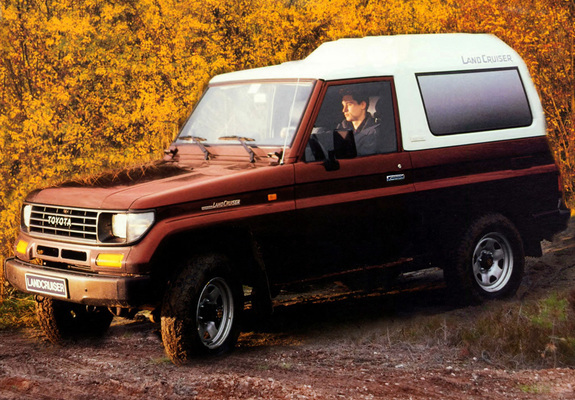 Toyota Land Cruiser (BJ74V) 1985–90 images