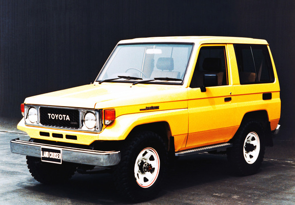 Toyota Land Cruiser (BJ71V) 1985–90 photos