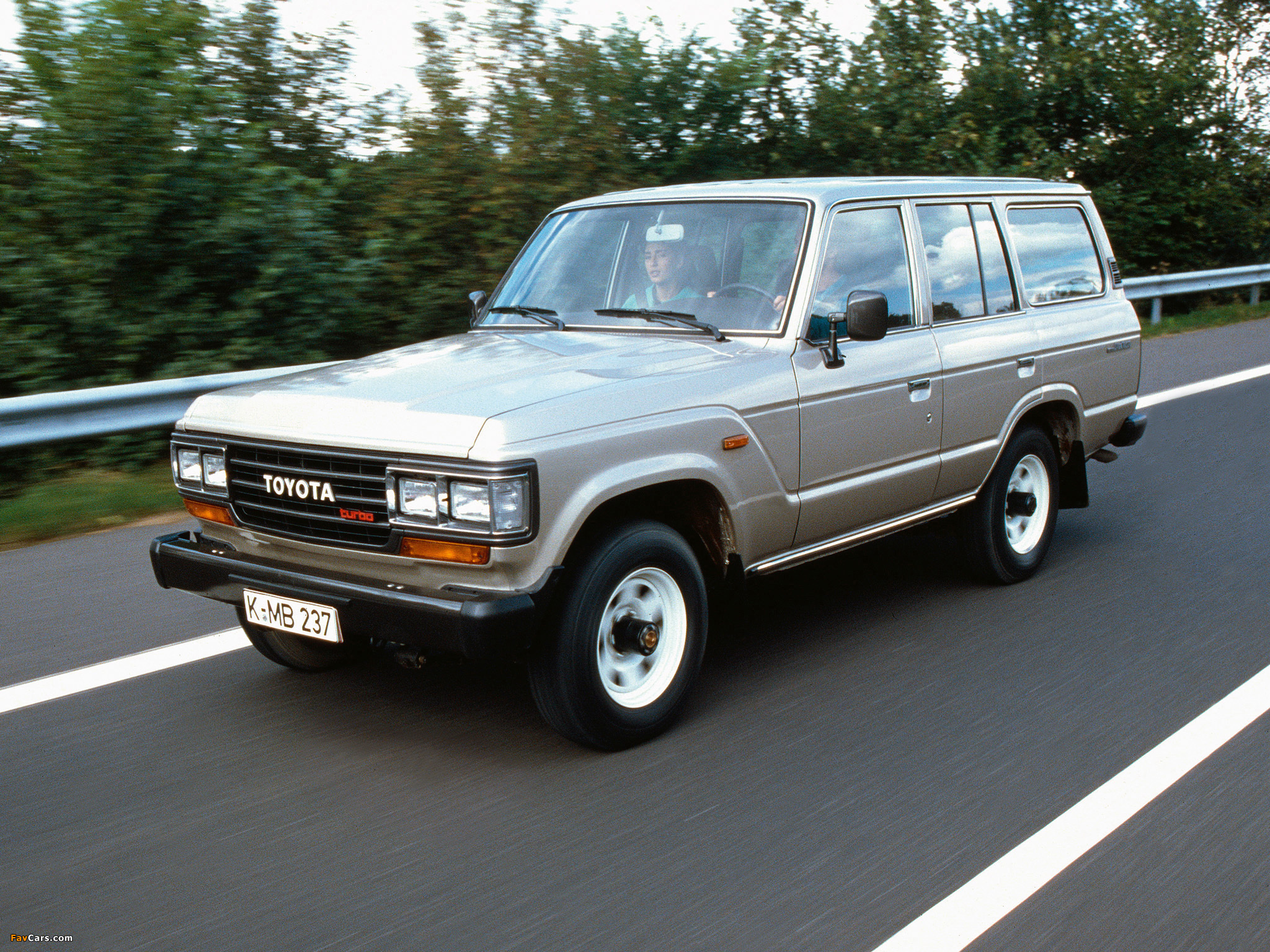 Toyota Land Cruiser 60 VX (BJ61V) 1987–89 pictures (2048 x 1536)