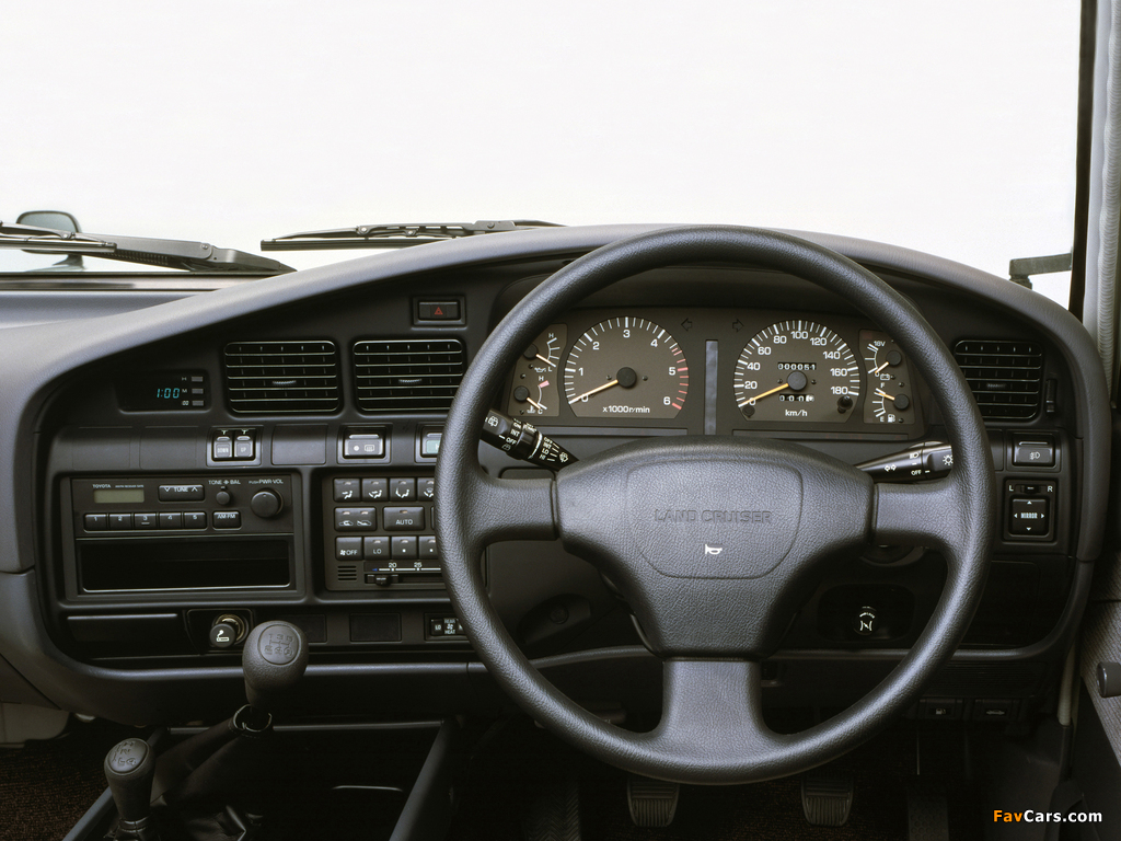 Toyota Land Cruiser 80 VAN STD JP-spec (HZ81V) 1989–94 images (1024 x 768)