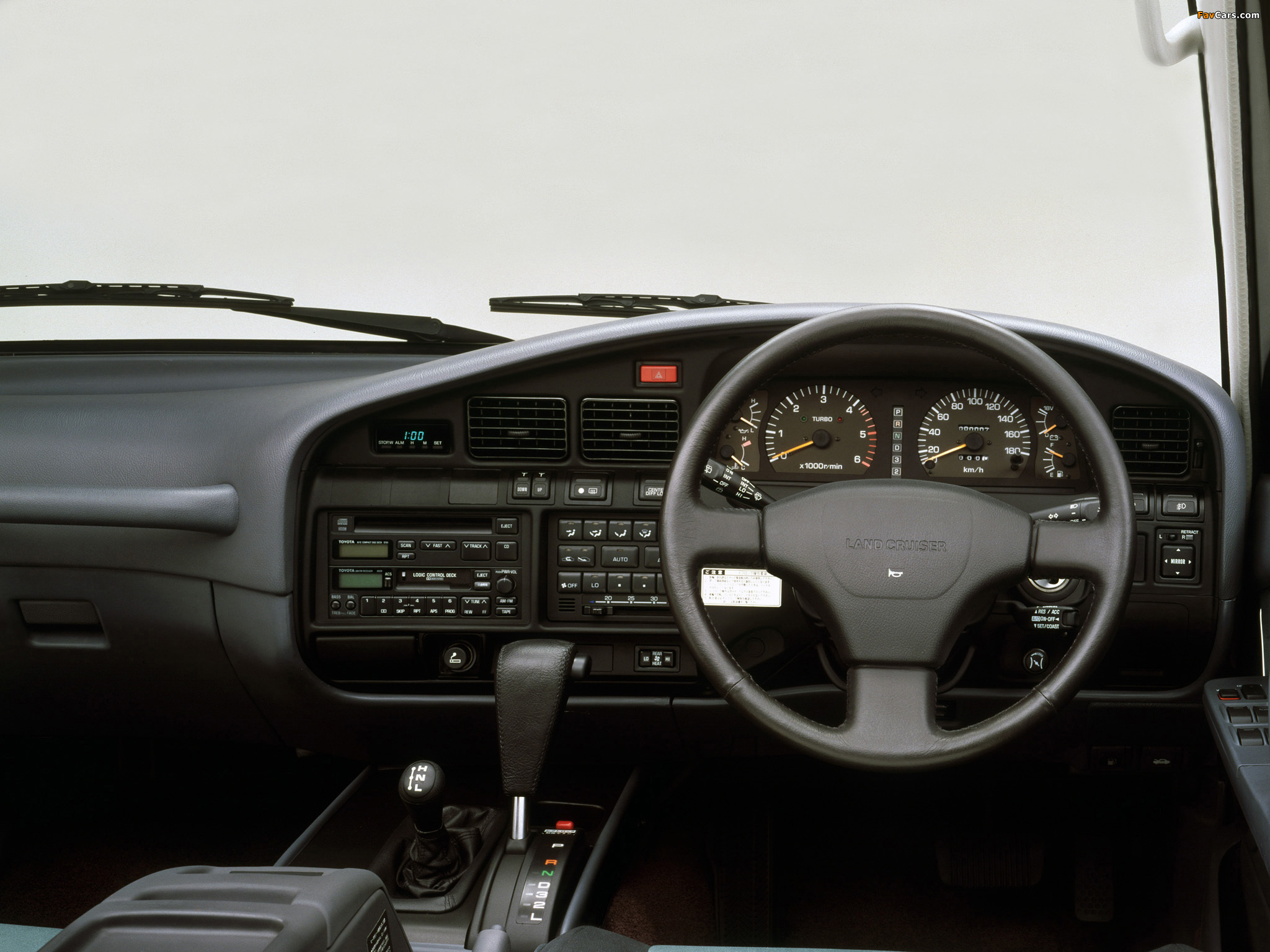 Toyota Land Cruiser 80 VAN VX-Limited JP-spec (HZ81V) 1989–92 pictures (2048 x 1536)