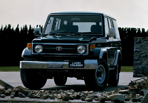Toyota Land Cruiser (HSJ77V) 1990–99 images
