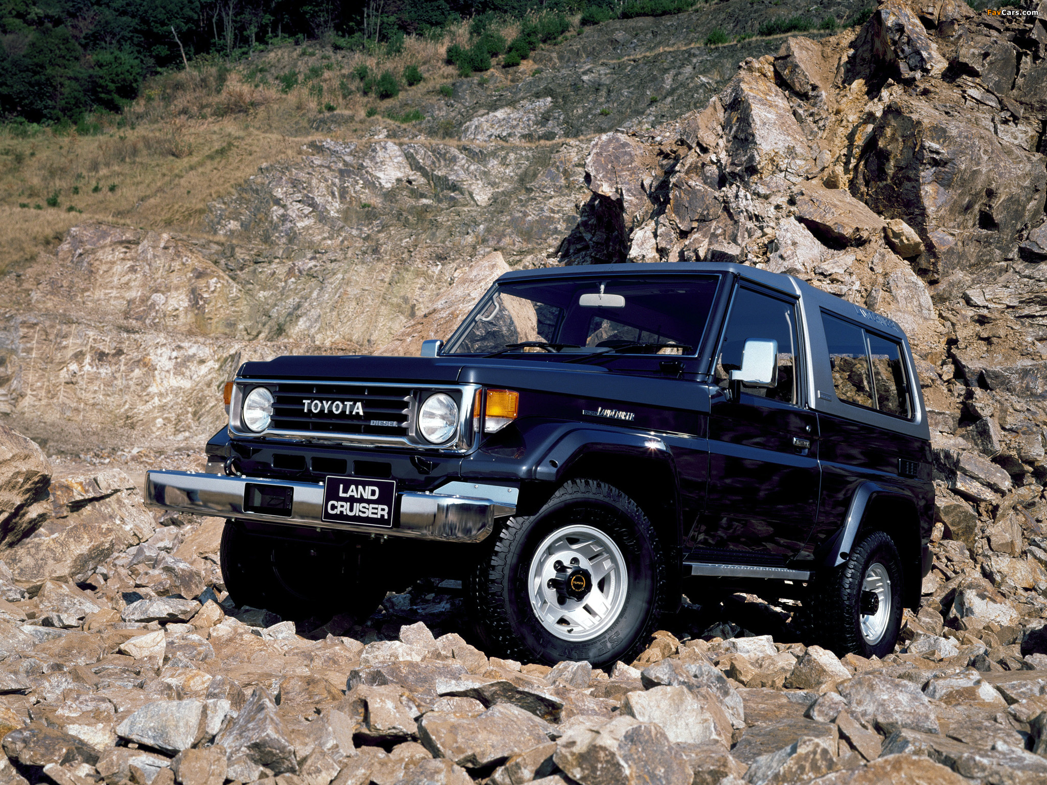 Toyota Land Cruiser (HZJ73V) 1990–99 images (2048 x 1536)